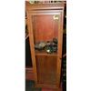 Image 1 : CURIO CABINET