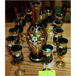 VINTAGE DECANTER SET WITH GLASSES - NO STOPPER