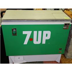 1970'S 7-UP POP MACHINE
