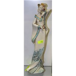 ORIENTAL LADY STATUETTE