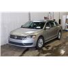 Image 4 : 2013 VOLKSWAGEN PASSAT S