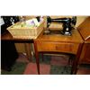 Image 1 : VINTAGE SEWING MACHINE
