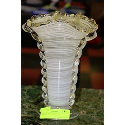 UNIQUE ART GLASS VASE