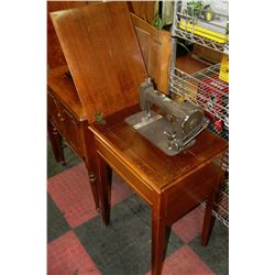 VINTAGE SEWING MACHINE