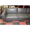 Image 3 : NEW GREY LEATHERETTE SECTIONAL