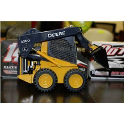 JOHN DEERE DIE CAST 320D SKIDSTEER