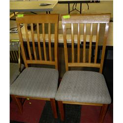 2 WOODEN CHAIRS WITH FABRIC SEAT