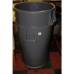 44 GALLON GARBAGE BIN WITH WHEELS X2