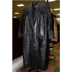 WOMENS LONG LEATHER JACKET SIZE LARGE