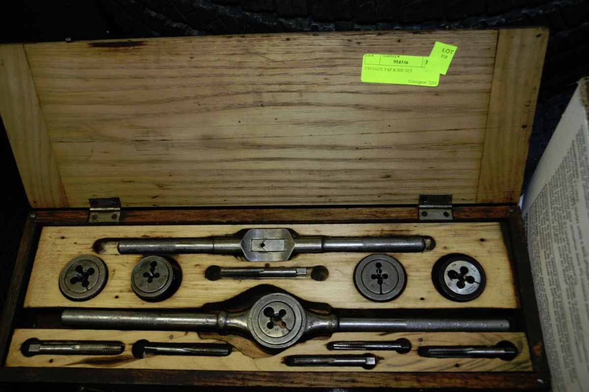 VINTAGE TAP & DIE SET