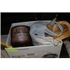 Image 1 : BOX OF MISCELLANOUS TOOLS AND BINDER TWINE
