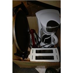 BOX OF ESTATE APPLIANCES INCLUDING TOASTER,IRON