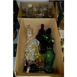 2 BOXES OF COLLECTIBLE COLORED GLASSWARE AND