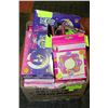 Image 1 : BOX OF MISC. CHILDREN'S PLAY ITEMS