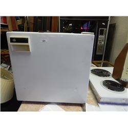 GE MINI FRIDGE - WORKING