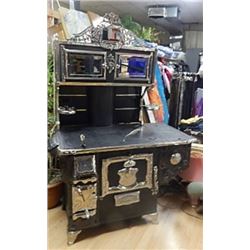 ***S.T.O.A - "ROYAL RECORD" CAST IRON WOOD BURNING RANGE - CIRCA 1910 RECORD FOUNDRY CO. MONTREAL "R