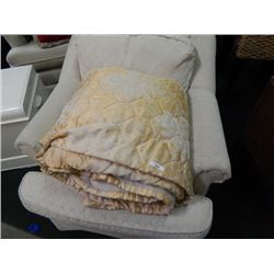 BLANKET / BED COVER - QUEEN?