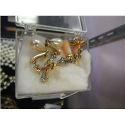 SMALL BOX VINTAGE EARRINGS