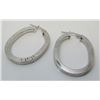 Image 3 : 18 Kt White Gold Greek Key Satin Designed Oval Hoop Earrings