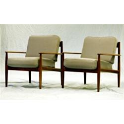 1 par fåtöljer, teak, Grete Jalk, H 71, bricka: CADO made in Denmark. SEK 2.500-3.000...