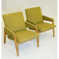 Fåtöljer, 1 par, ek med grönt tyg, H 77, Röjle Made in Denmark. SEK 2.500-3.000...