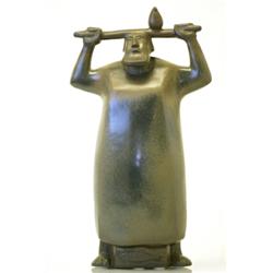 Biblisk skulptur, Åke Holm, "Noa med duvan", H 45, blå/brun/beige, sign. å Holm. SEK 20.000-25.00...