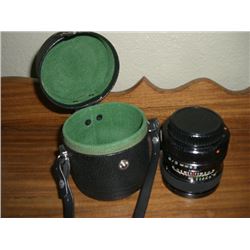 SOLIGOR 28MM 1:2 NO.17401859 CLOSE FOCUSING AUTO ZOOM LENS CAMERA LENS WITH CASE!! LENS CAME OUT OF