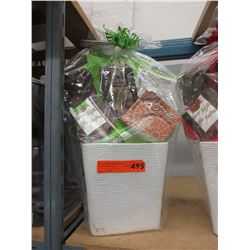New - Gift basket with ceramic container