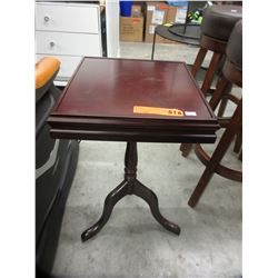 Floor standing Chess/backgammon board