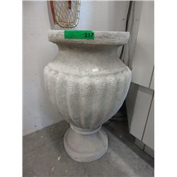 Large resin patio planter - used