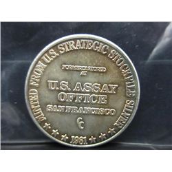 Silver Trade Unit with Scale Motif Silver Round