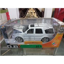 Scale model die cast "Dub City" car