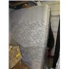 Image 1 : Queen size memory foam mattress - store sample