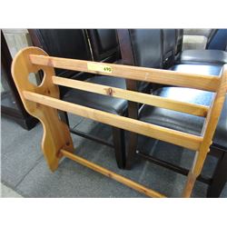 Small wood quilt rack