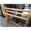 Image 1 : Small wood quilt rack