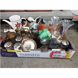 Box lot of decorative household objects