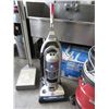 Image 1 : Bissell bagless upright vacuum cleaner - used