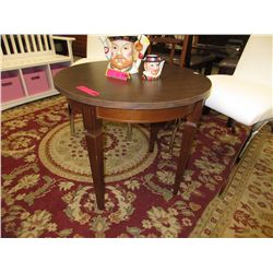 Retro round end table - used