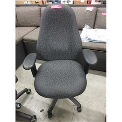 Hydraulic swivel office chair