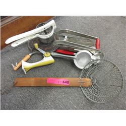 7 Vintage kitchen implements