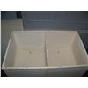 Image 2 : Metal Double Well Wash Tub, Fresh Paint, Clean! Pick-Up Only