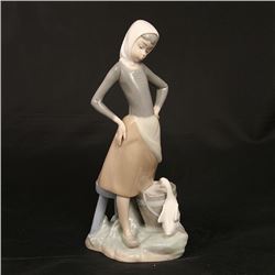 LLADRO GIRL WITH MILK PAIL & DUCK PORCELAIN FIGURINE # 4682 RETIRED 1990 MINT, With Original Box