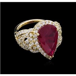 5.50ct Ruby and Diamond Ring - 14KT Yellow Gold