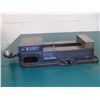 Image 3 : Kurt D675 Precision Machine Vise