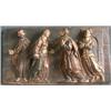 Une paire de panneaux sculptés du 16e Siècle en bois polychrome, l'un représentant la Vierge et S...