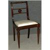 Image 1 : Un ensemble de 6 chaises de salle à manger de style Regency en acajou, l'agrafe ornée d'un motif...