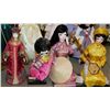 Image 1 : LOT OF 4 INTERNATIONAL DOLLS INCLUDING 1 WITH