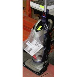BISSELL BAGLESS UPRIGHT VACUUM STORE DEMO UNIT