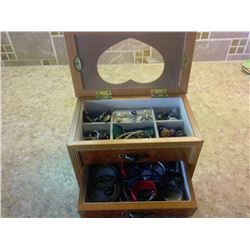 BURLED WALNUT JEWELLERY BOX WITH CONTENTS