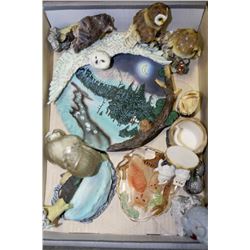 FLAT OF OWL COLLECTIBLES INCLUDING QUARTZ SCULPTUR